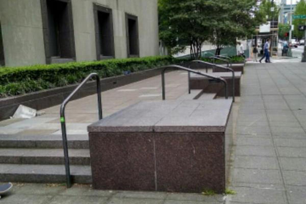 Image for skate spot Federal Building Ledges