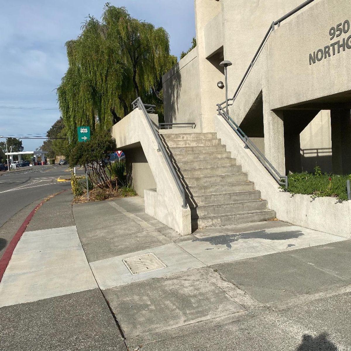 Image for skate spot Northgate Dr - Gap Over Rail