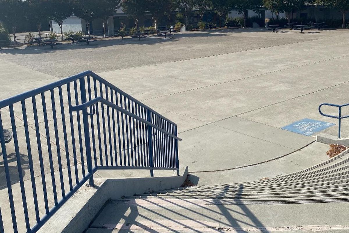 Image for skate spot Quimby Oak Middle School 10 Stair Rail