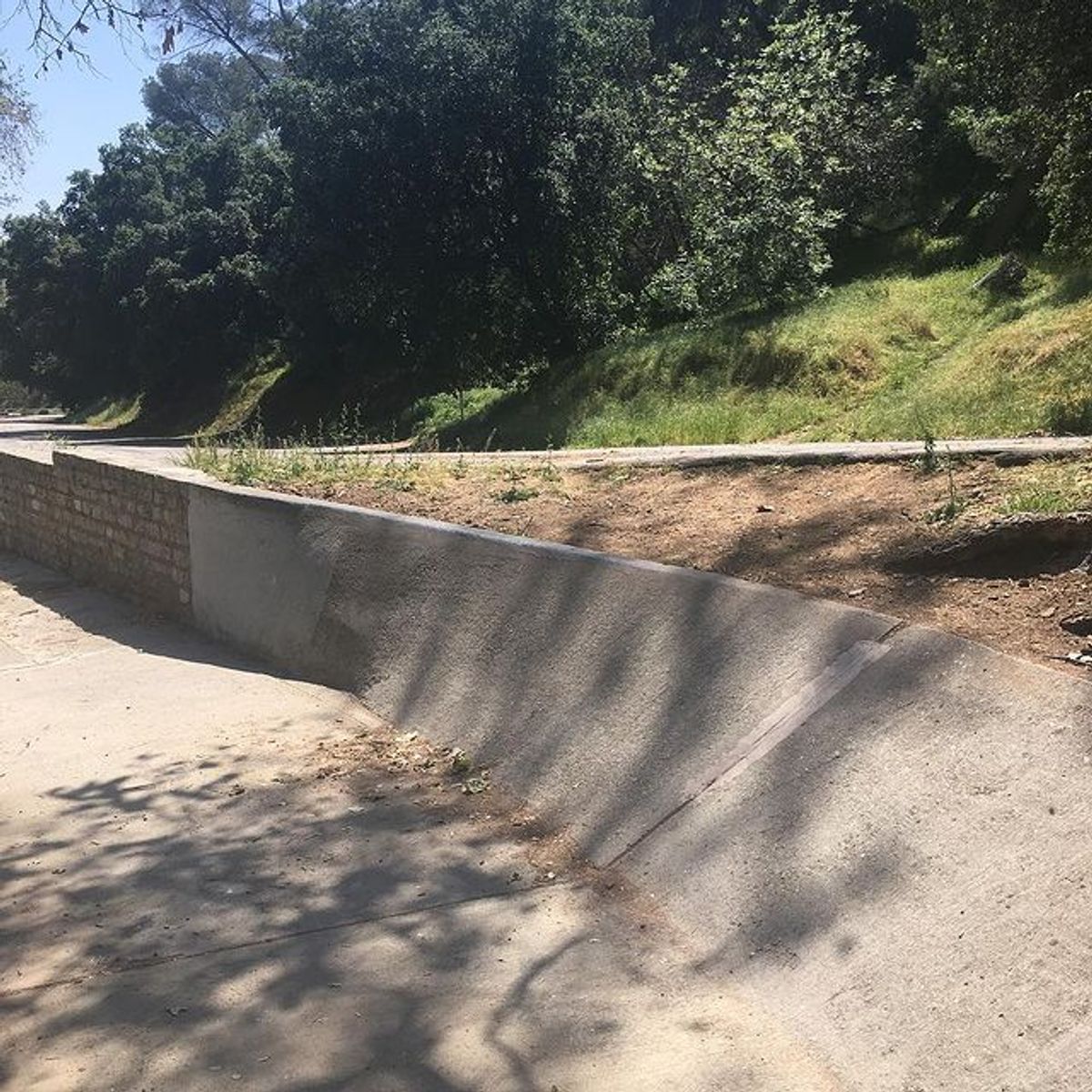 Image for skate spot Griffith Park Bank Ledge