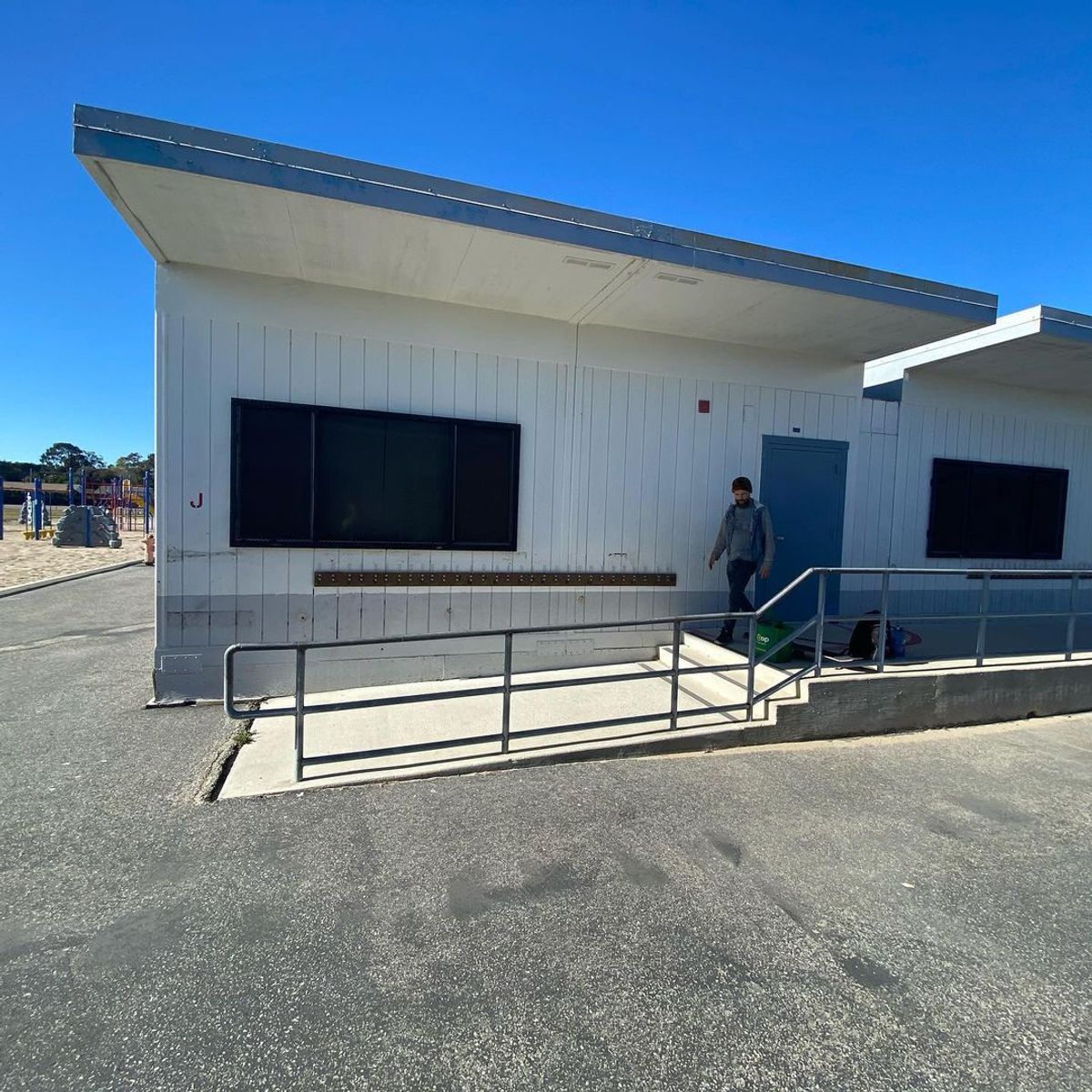 Image for skate spot Richard Bard Elementary School - 2 Stair Out Rail