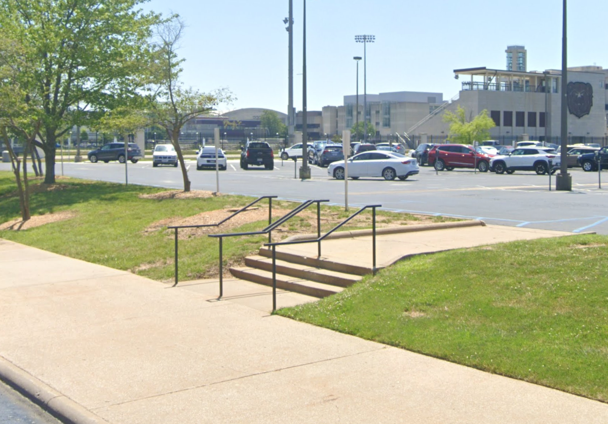 Image for skate spot Missouri State University 3 stair out rail