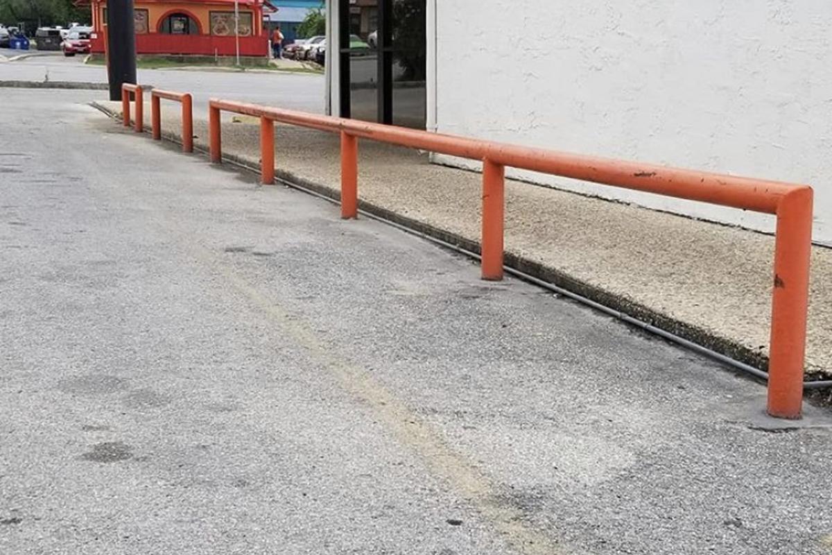 Image for skate spot Little Caesars Flat Rails