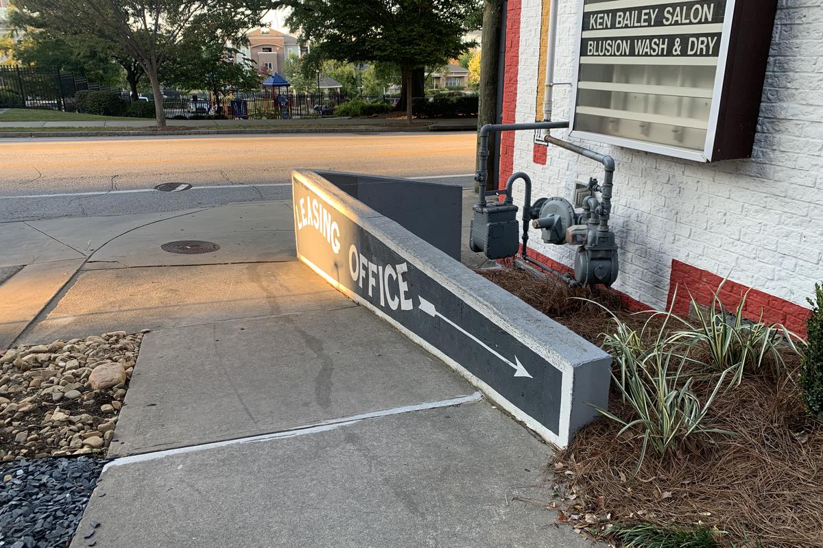 Image for skate spot Decatur St Corner Ledge