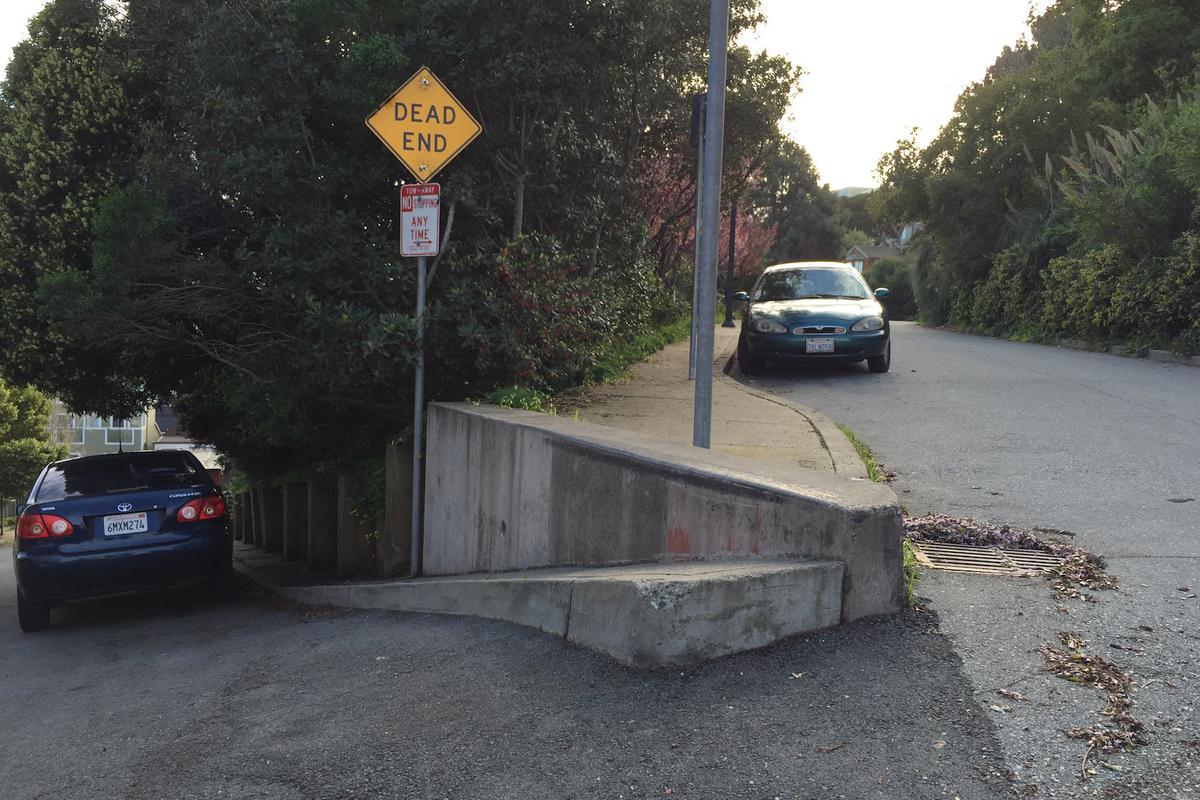 Image for skate spot Bernal Heights Ledge