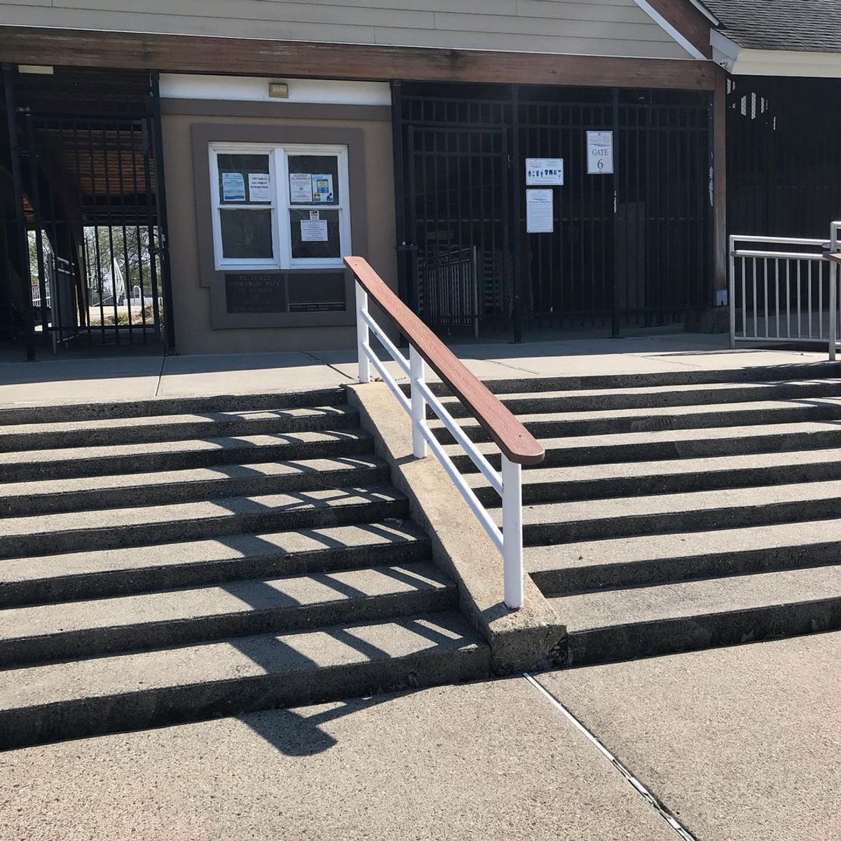 Image for skate spot Westfield Memorial Park - 8 Stair Wood Rail