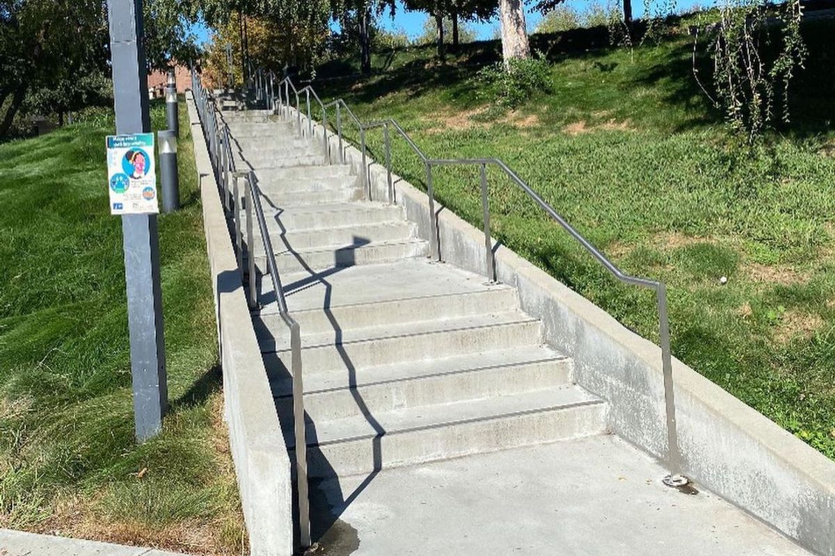 Image for skate spot Diablo Valley College Kink Rail