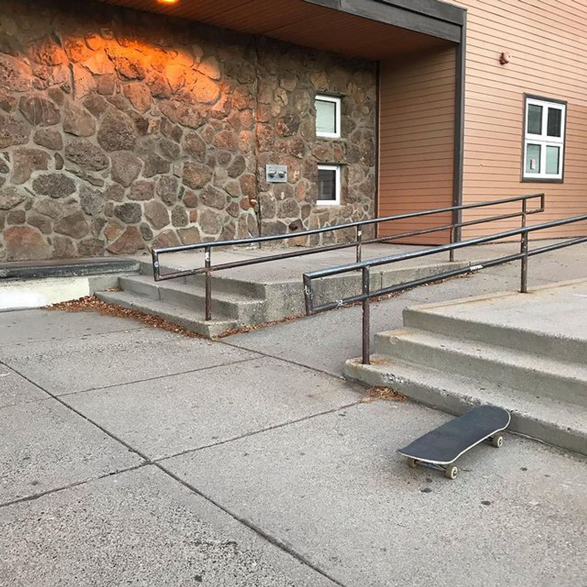 Image for skate spot Flagstaff High School 3 Stair Out Rails