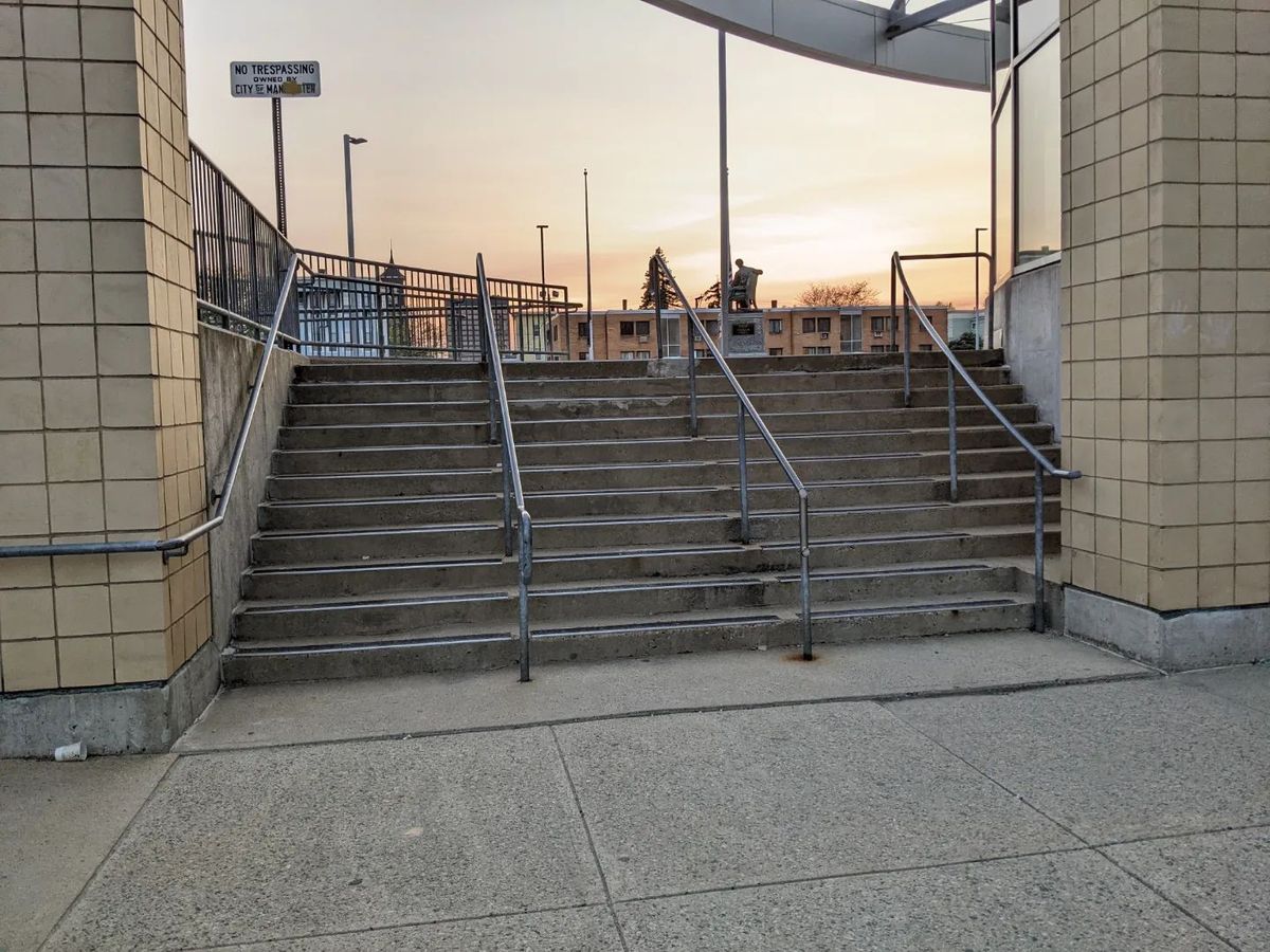 Image for skate spot Central High School - 11 Stair Rail