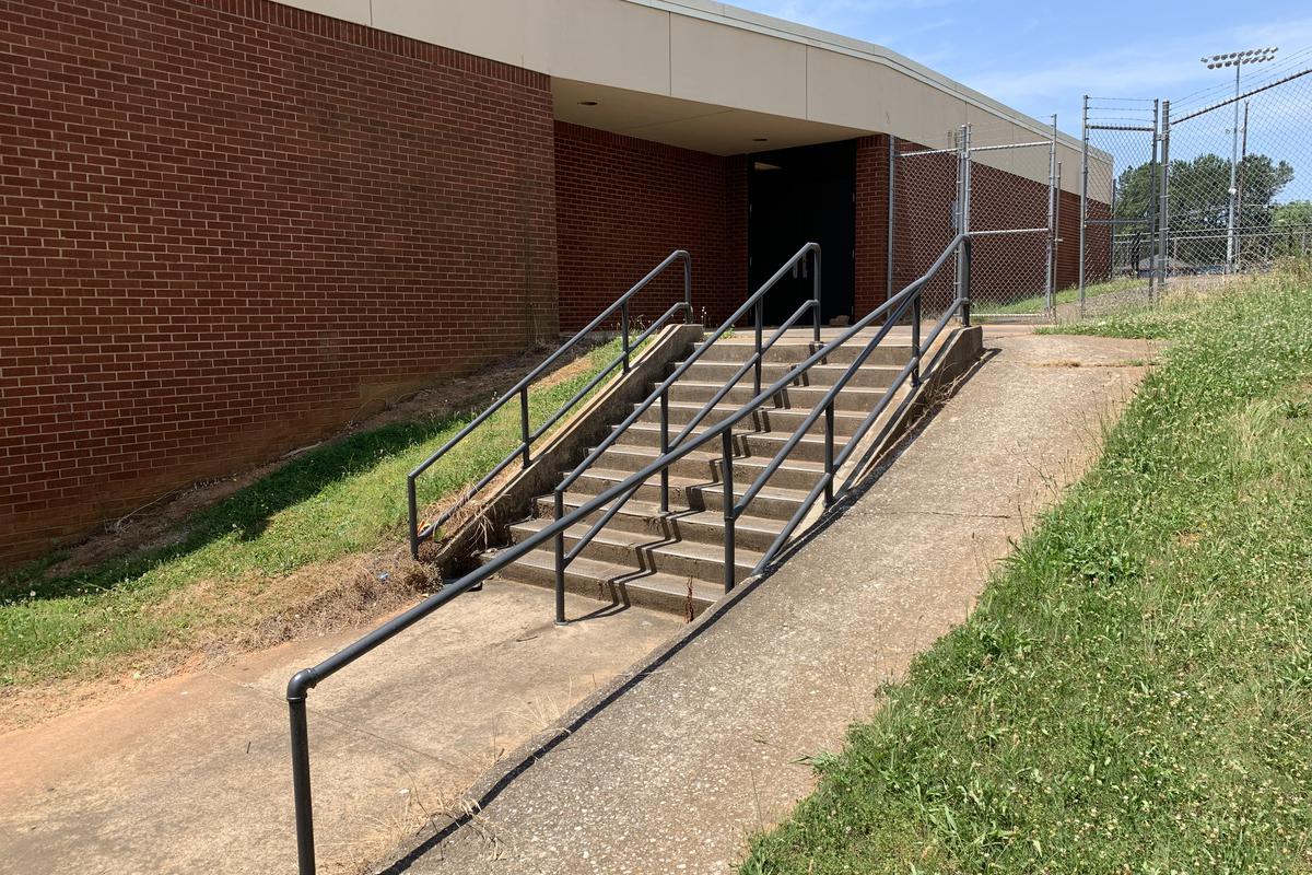 Image for skate spot South Cobb High School Rail