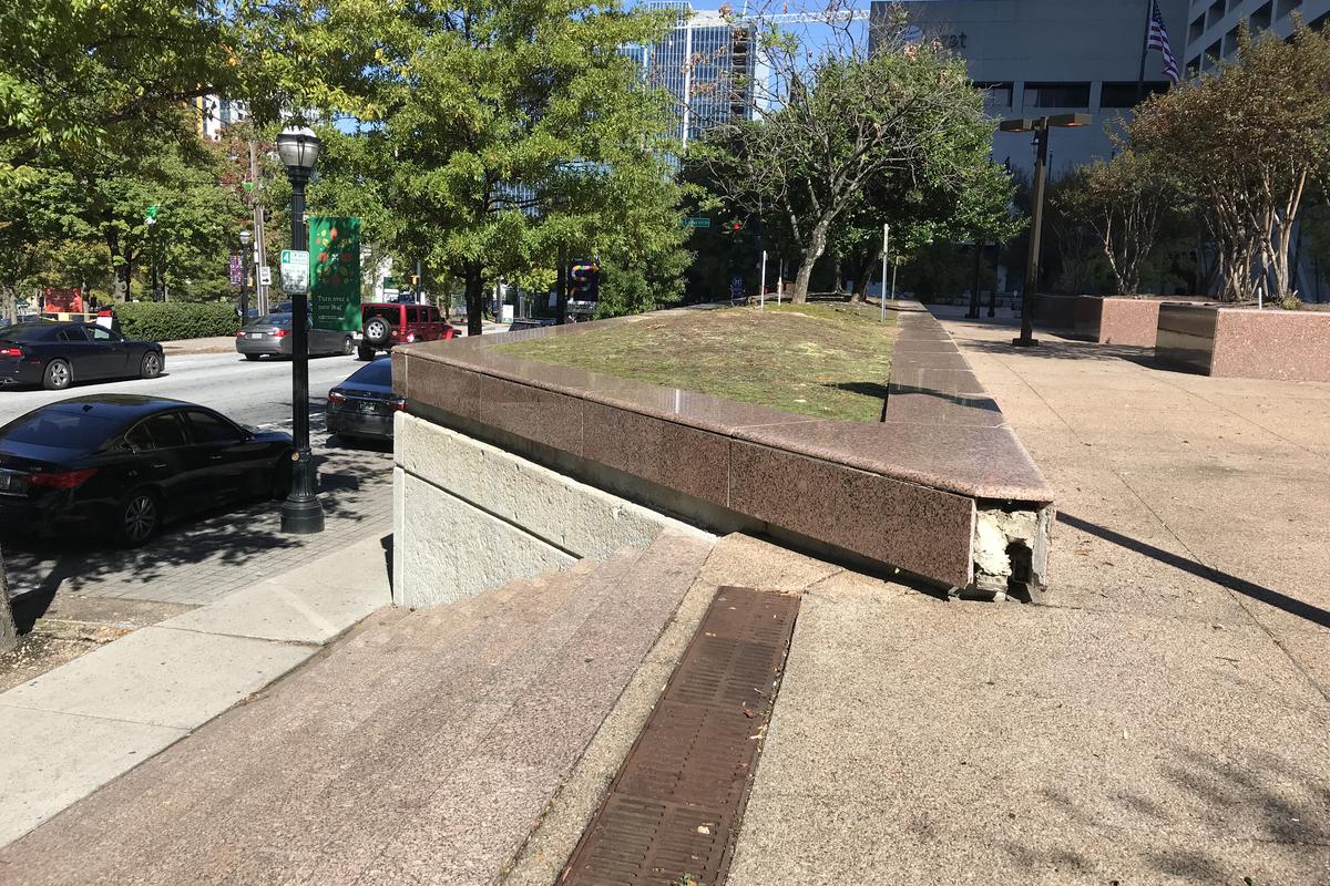 Image for skate spot North Ave Marta Out Ledge