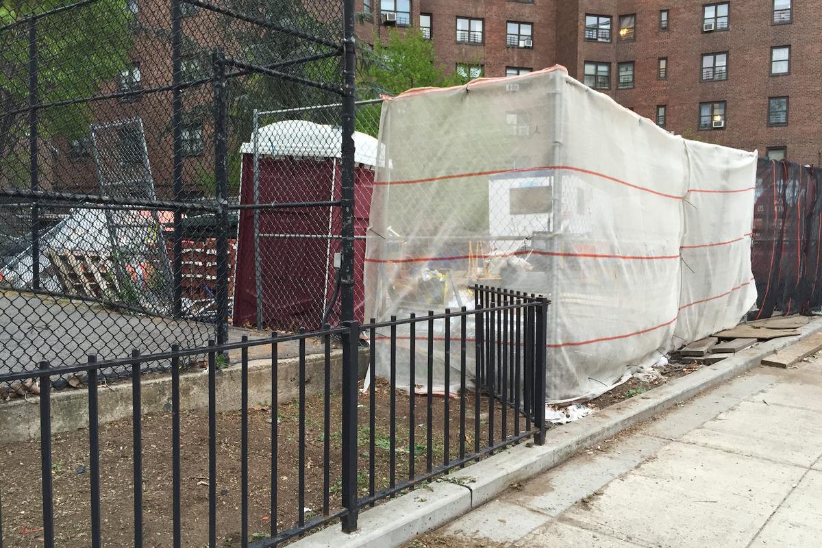 Image for skate spot Tennis Court Gap Over Fence