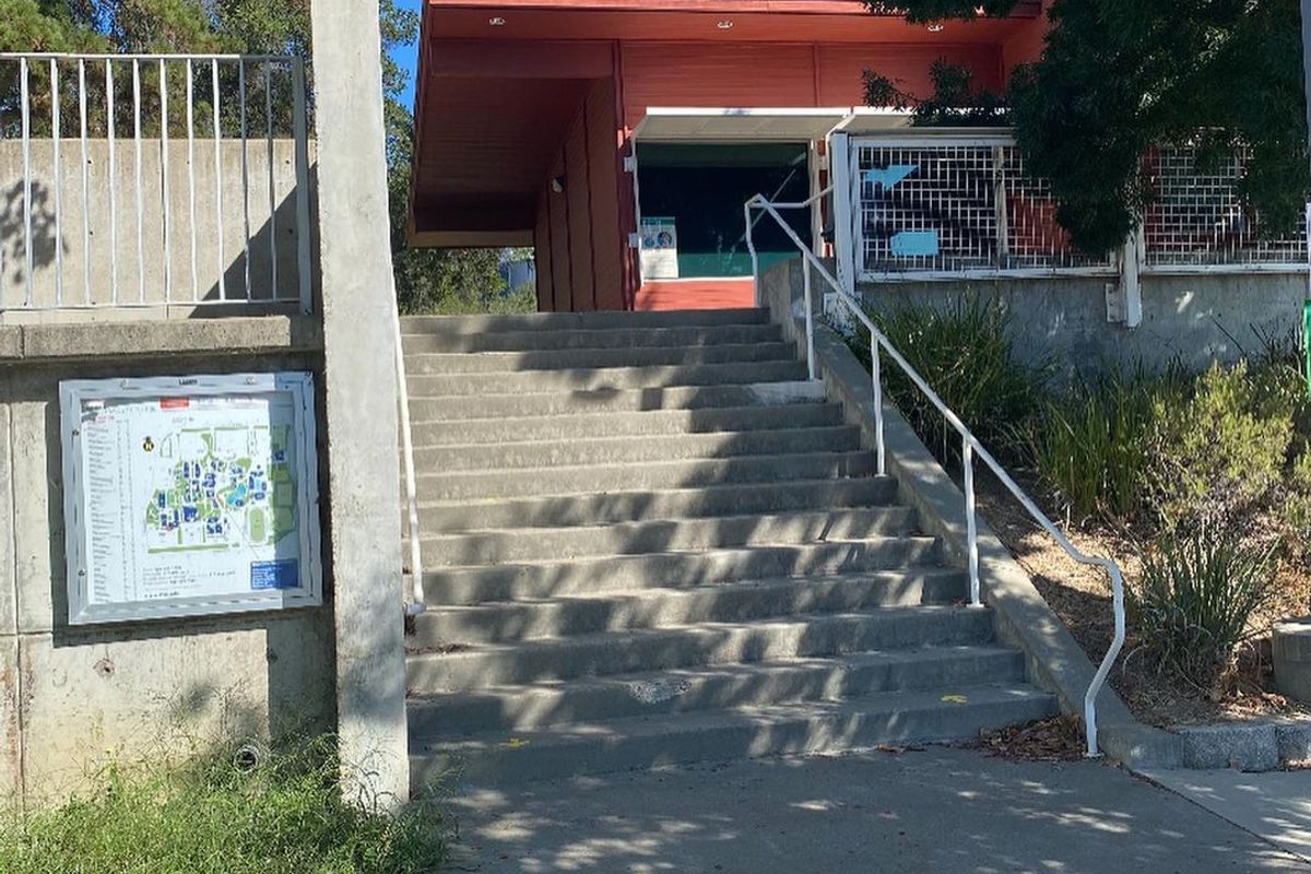 Image for skate spot Diablo Valley College 15 Stair