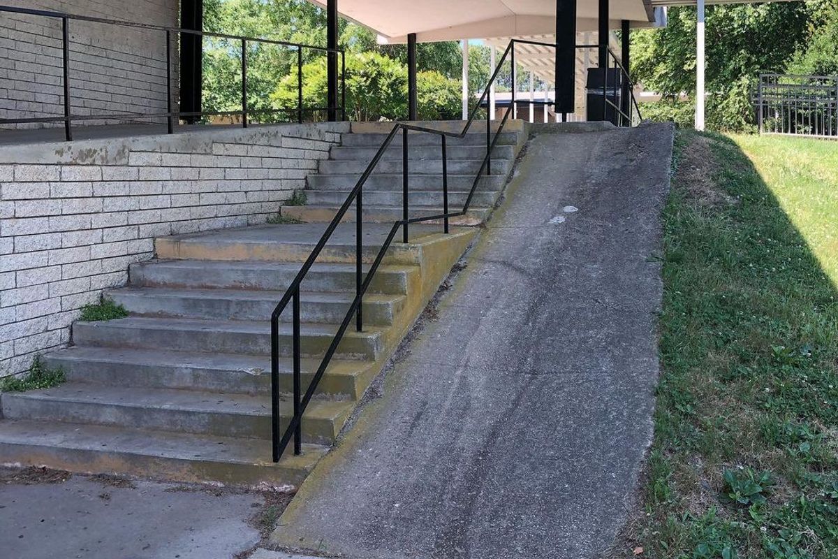 Image for skate spot East Millbrook Middle School Over Rail Into Bank