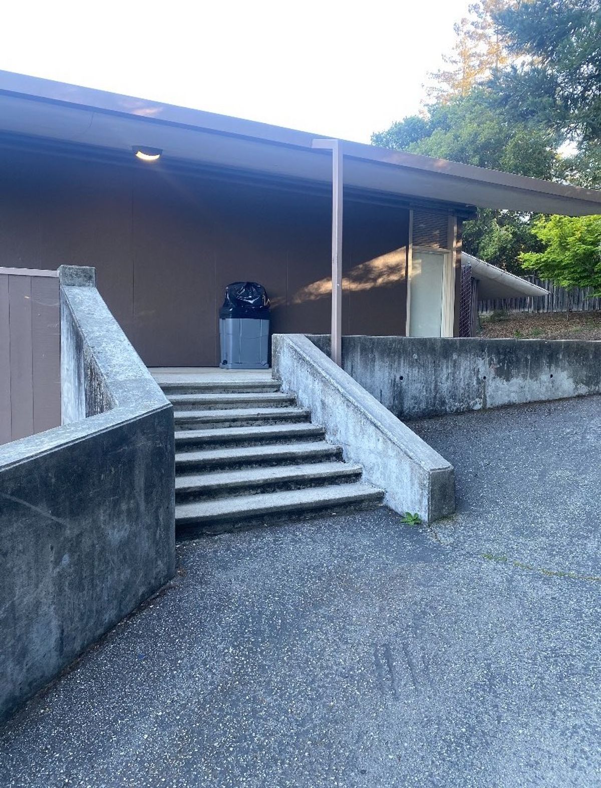 Image for skate spot Crocker Middle School - 7 Stair Hubba