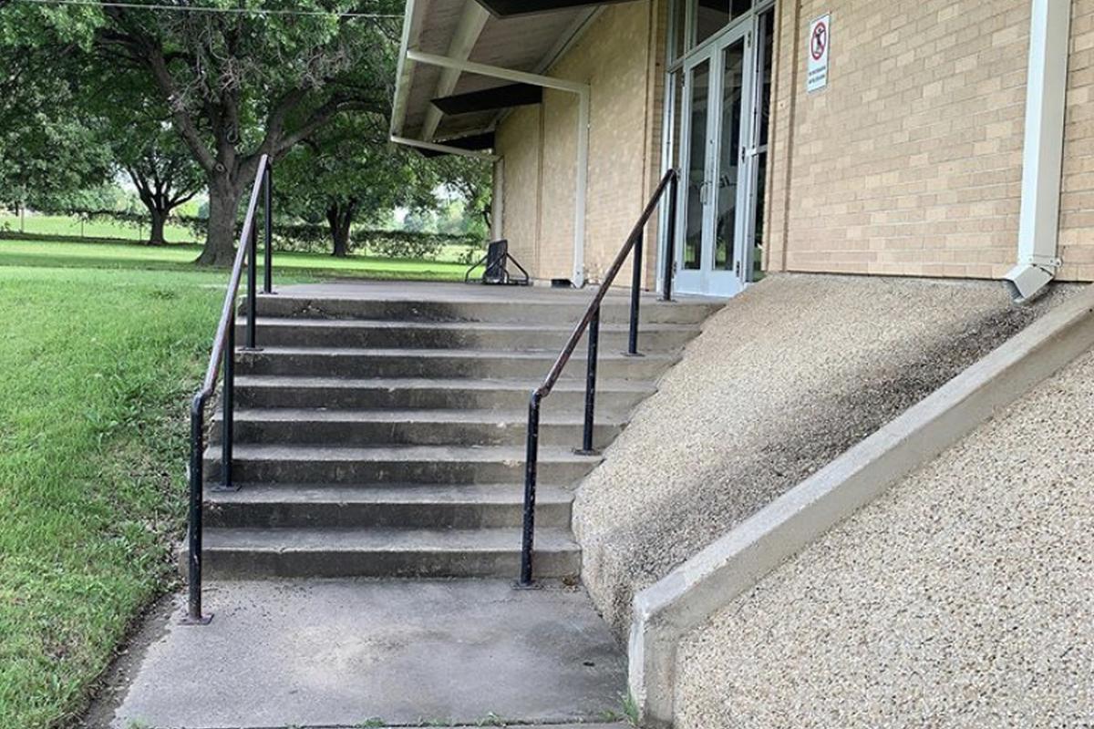 Image for skate spot Meadowbrook Park Center - Gap Over Rail To Bank