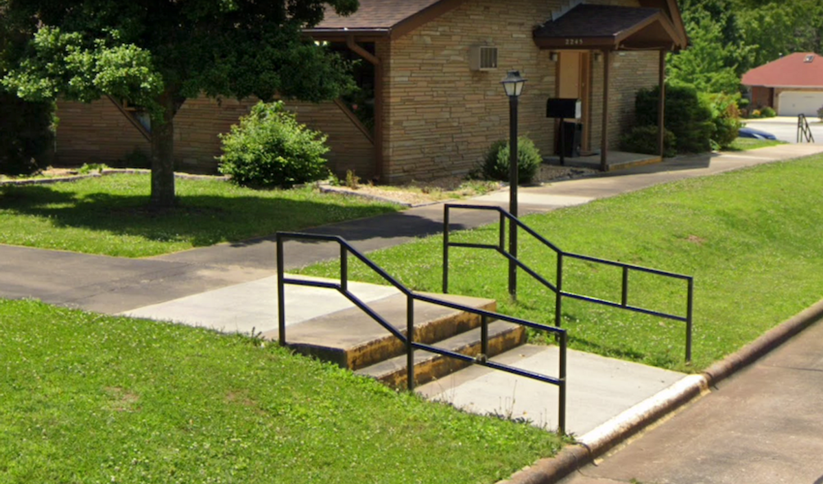 Image for skate spot COGIC - 2 Stair Out Rail