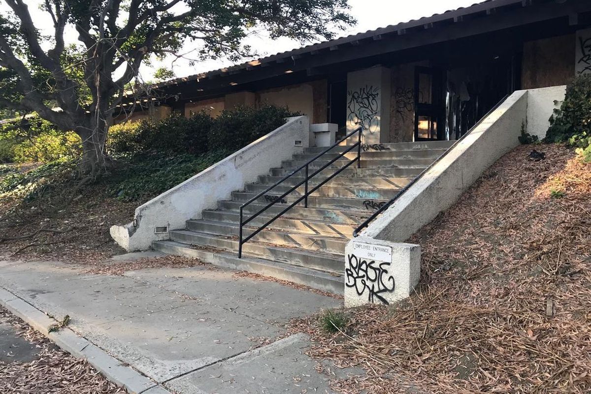 Image for skate spot Nsight 12 Stair Hubba / Rail