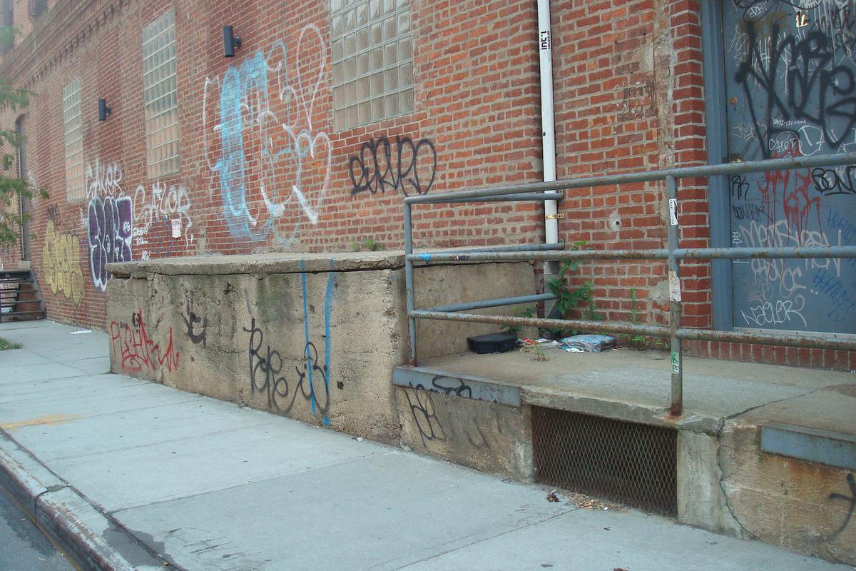 Image for skate spot Williamsburg Rail