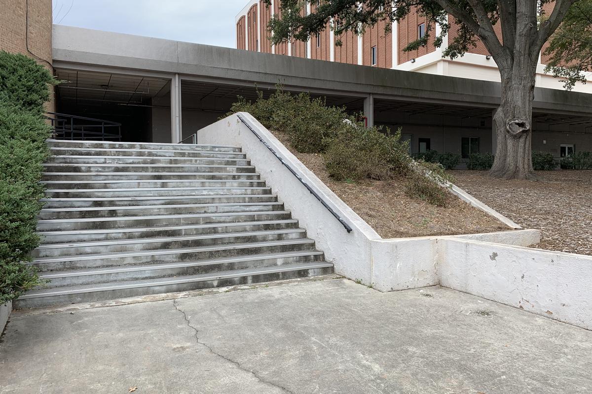 Image for skate spot UGA 15 Stair Hubba