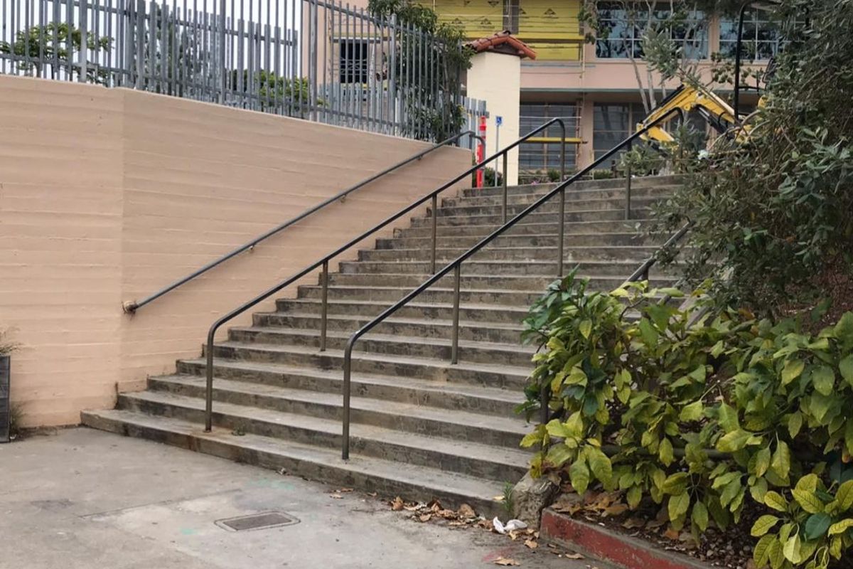 Image for skate spot La Jolla High School 18 Stair Rail