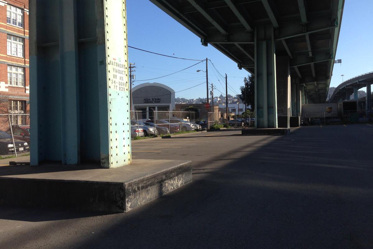 Image for skate spot Parking Lot Ledges