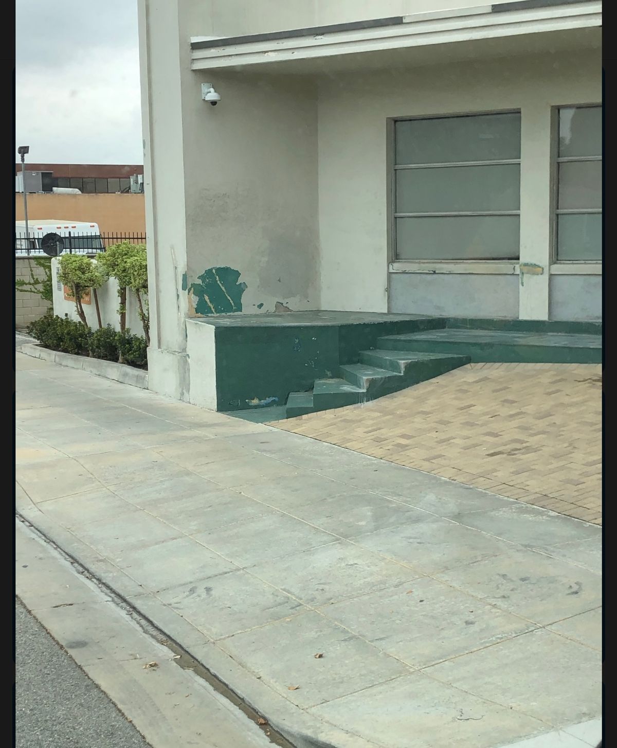 Image for skate spot South Raymond Ave - Manny Pad / Ledge