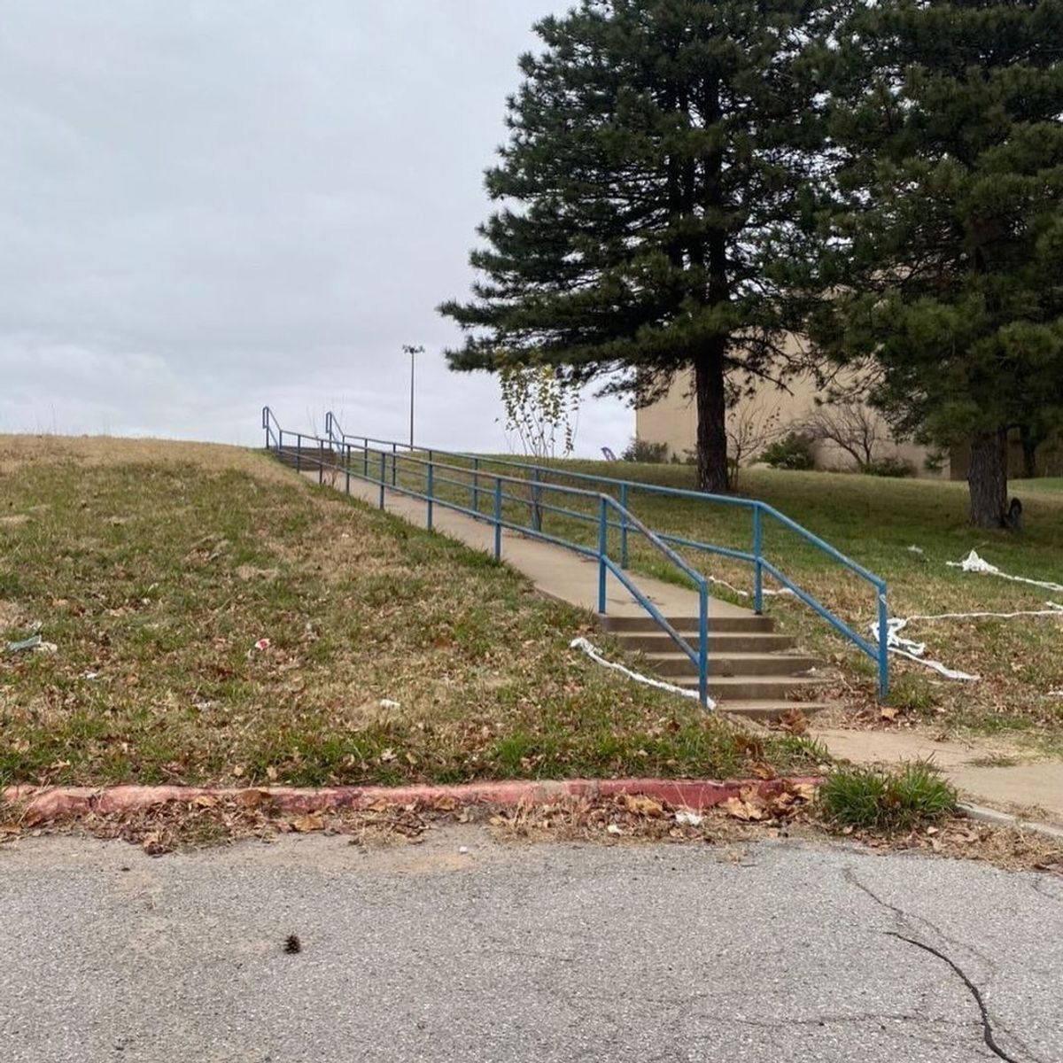 Image for skate spot Crossroads Mall Rail - 5 Flat 5 Long Rail