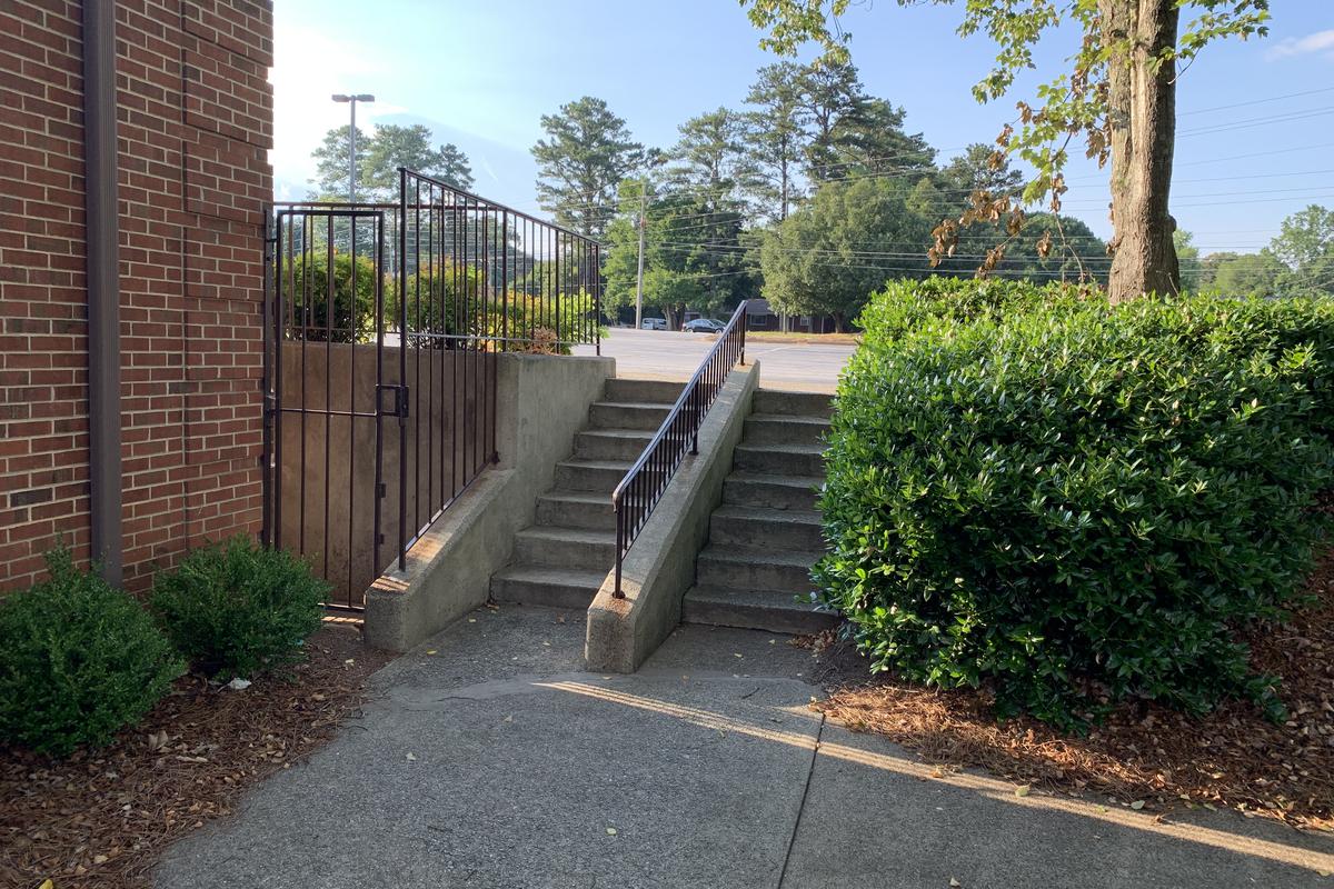 Image for skate spot Eastside Baptist Church 7 Stair Rail