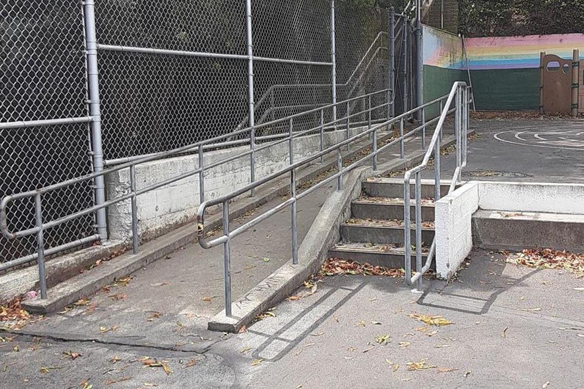 Image for skate spot Miraloma Elementary School Out Rail