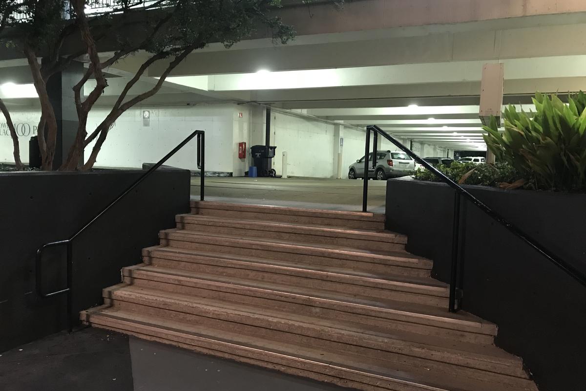 Image for skate spot Tower Place 7 Stair