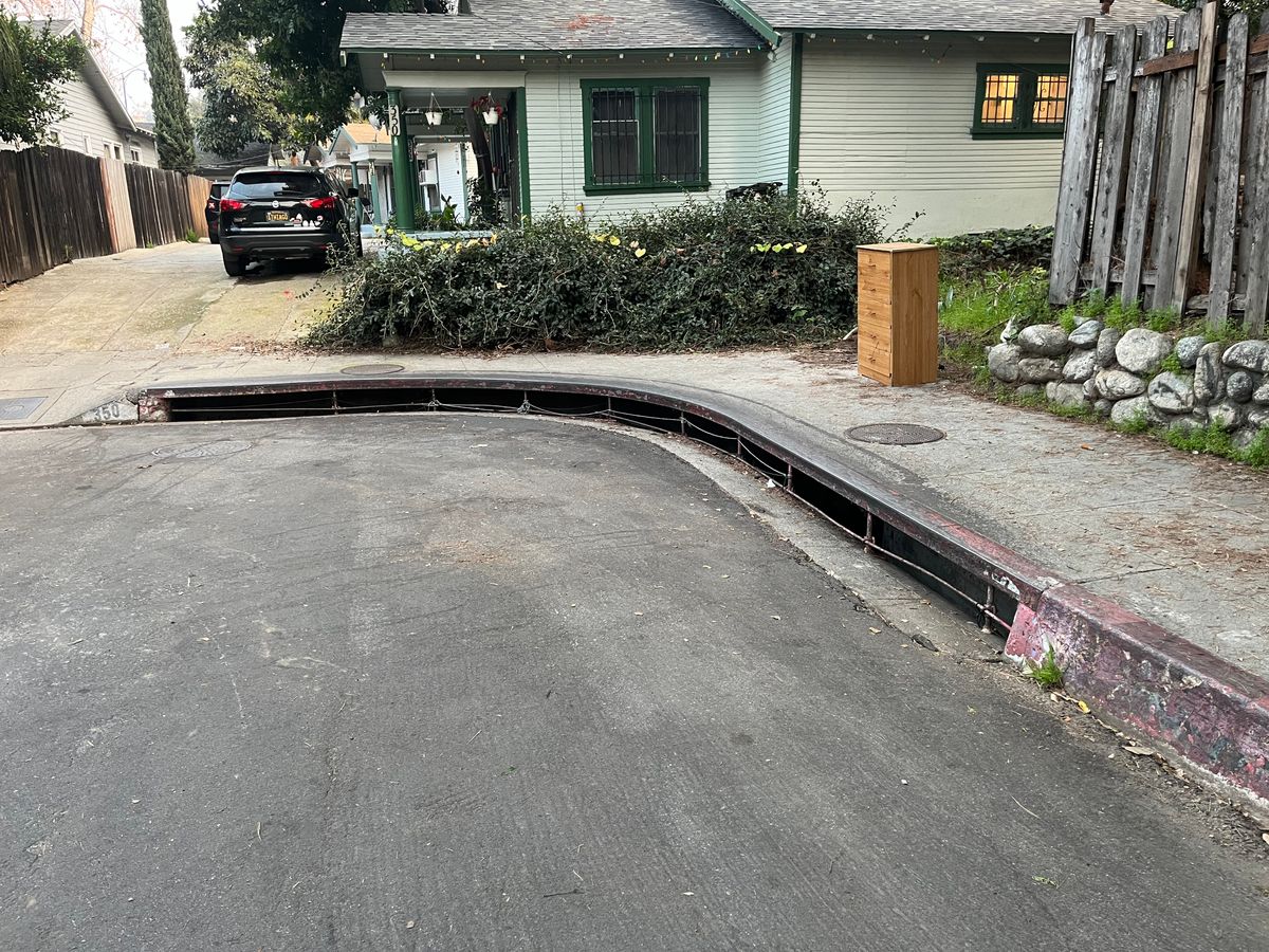 Image for skate spot Bertha St. - Curved Curb