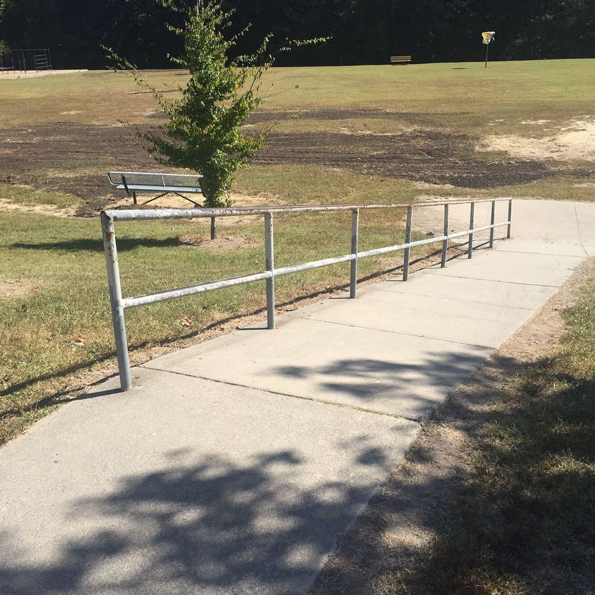 Image for skate spot Easley Elementary Down Rail