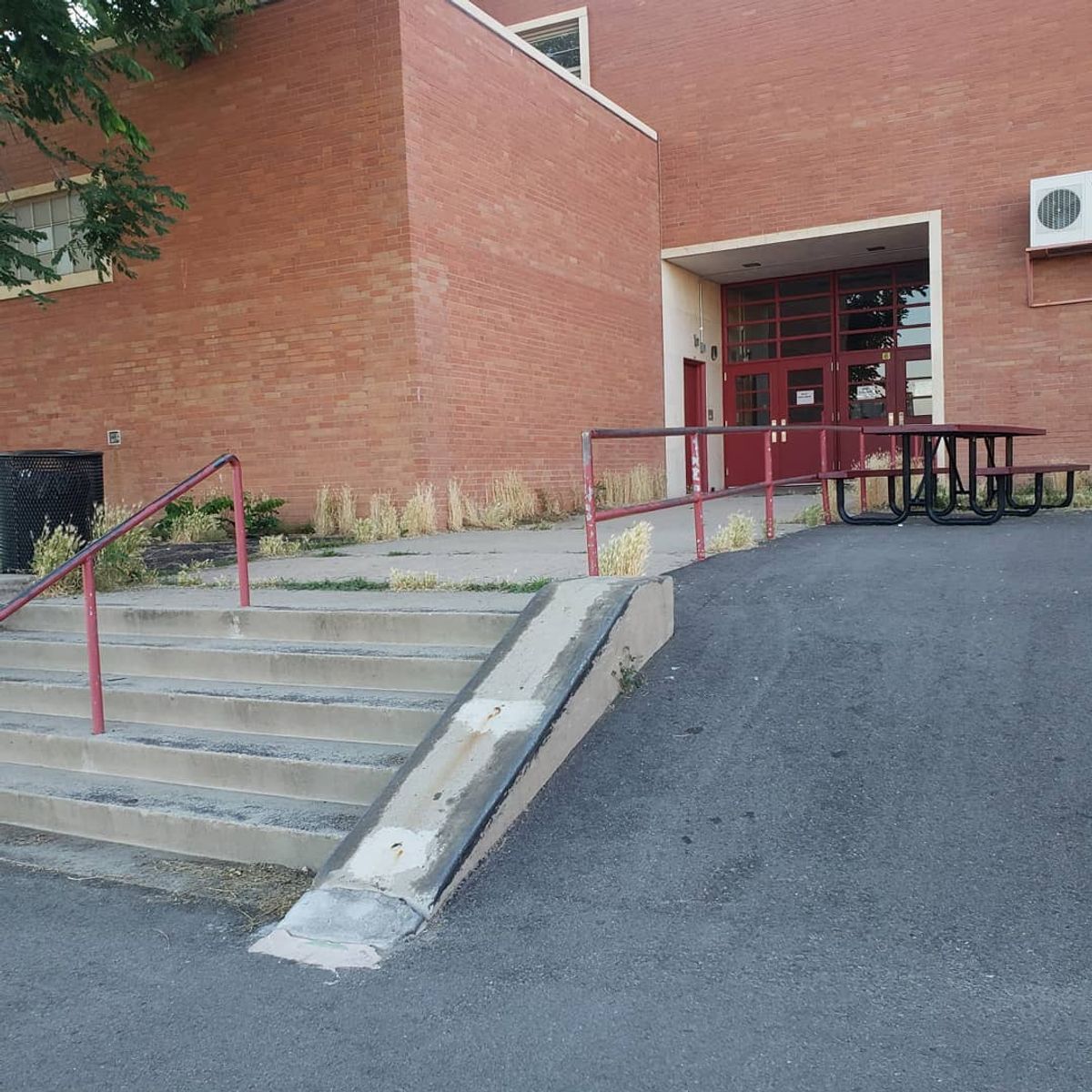 Image for skate spot Merrill Middle School - Bump To Rail