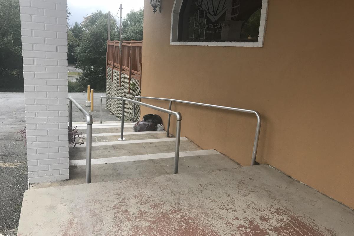 Image for skate spot Long 7 Stair Rail