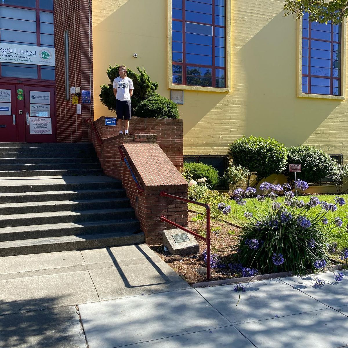 Image for skate spot Sankofa United Elementary School - Drop In Ride On Rail