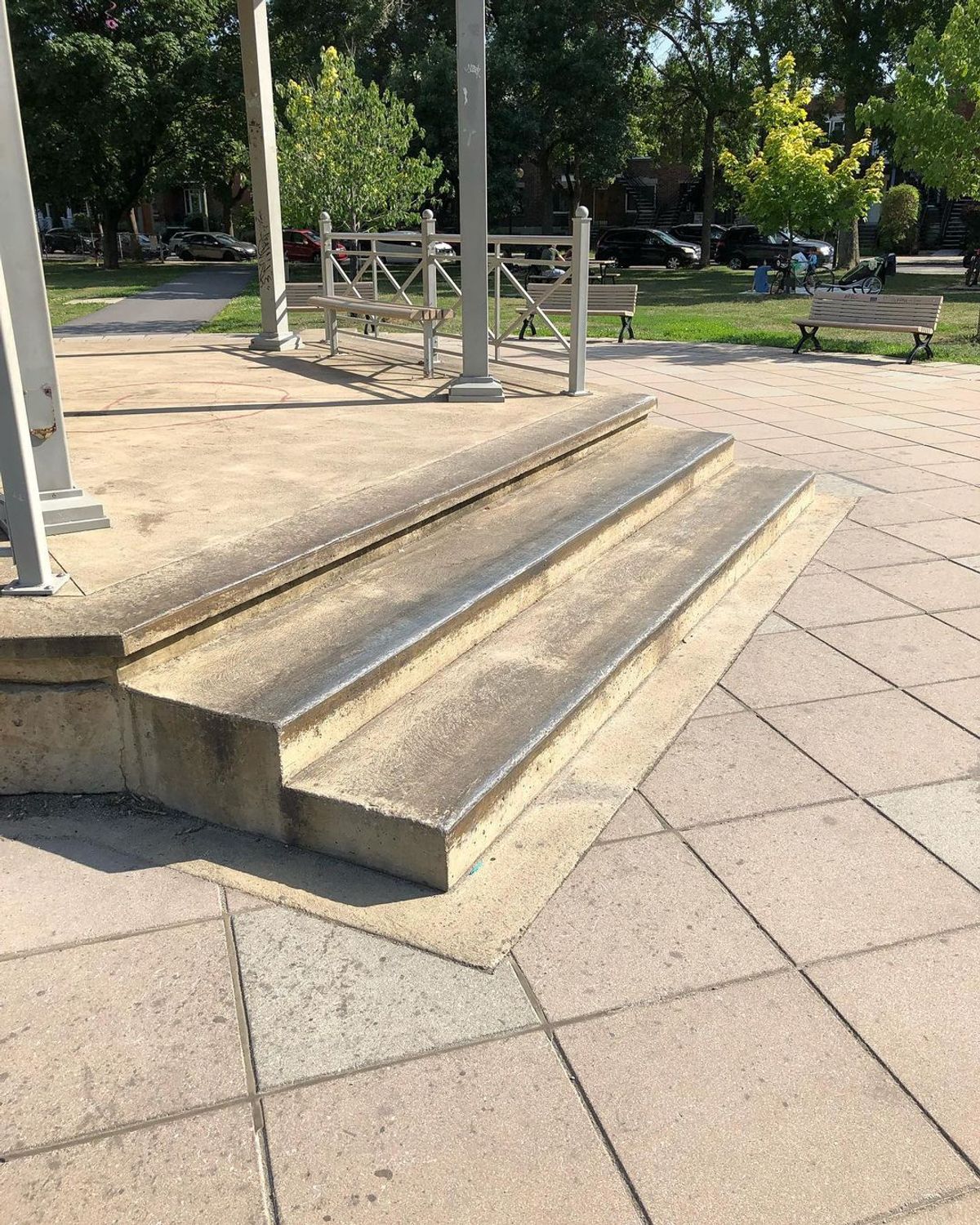 Image for skate spot Parc De Normanville - 3 Stair Ledge