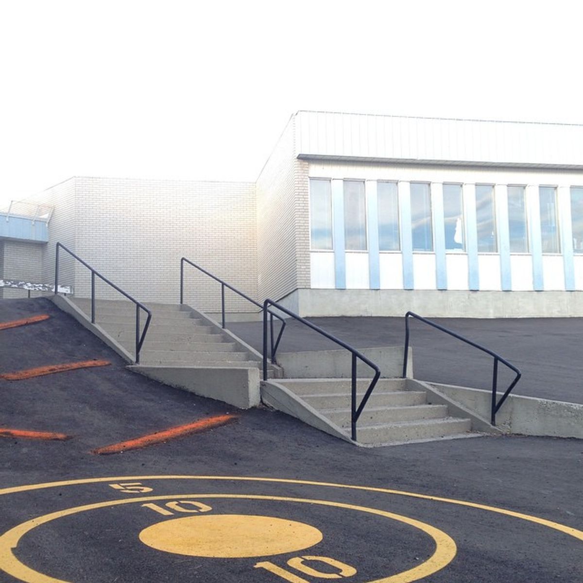 Image for skate spot Collingwood School - 9 Stair Over Rail Into Bank