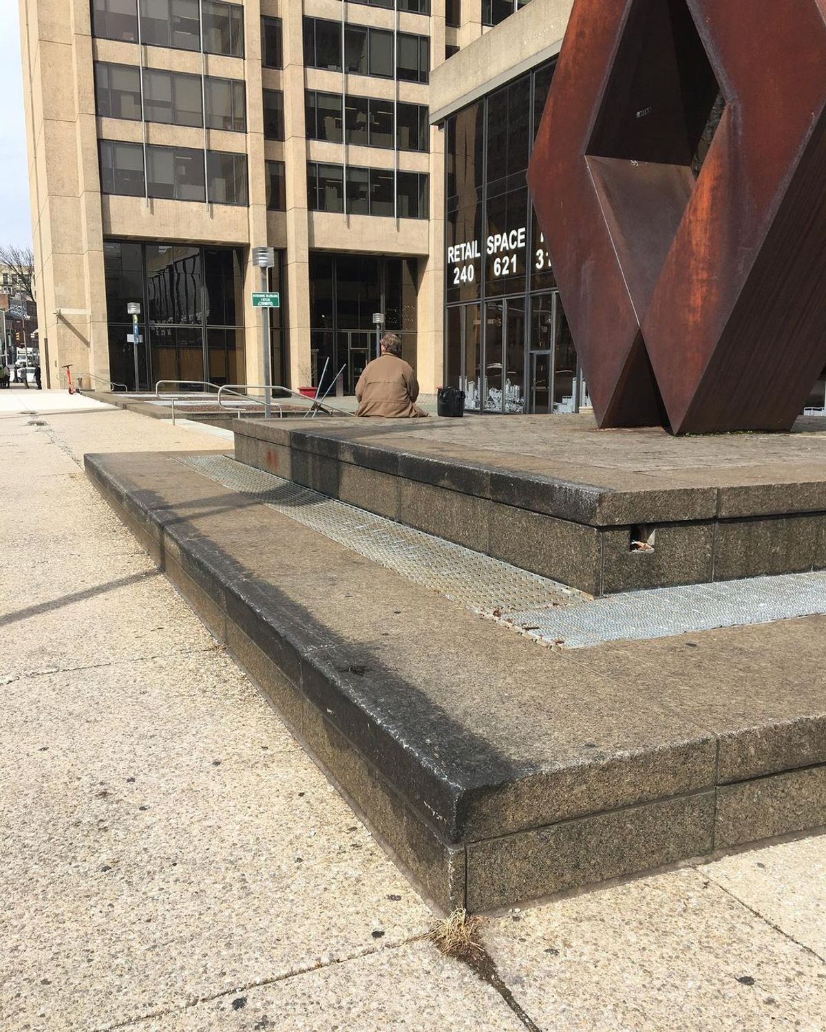 Image for skate spot Hopkins Plaza - Sculpture Ledges