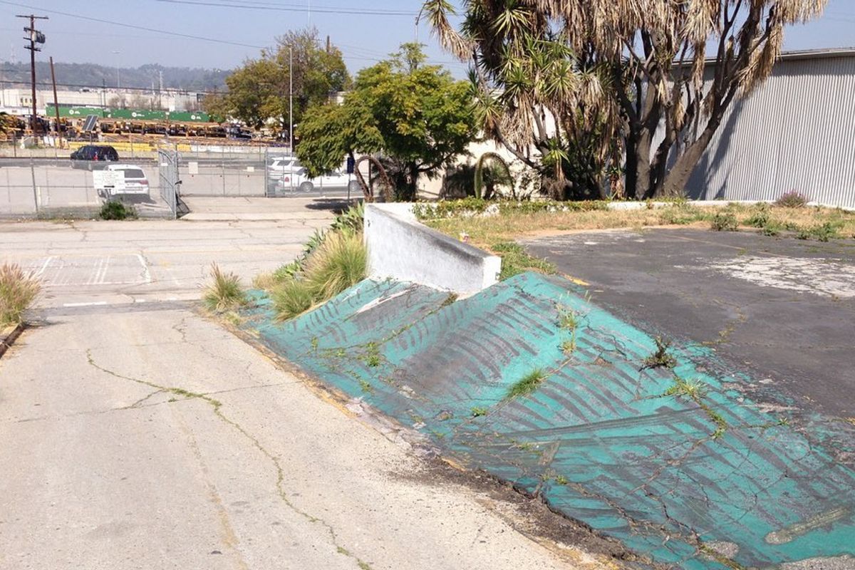 Image for skate spot Chinatown Bank To Ledge