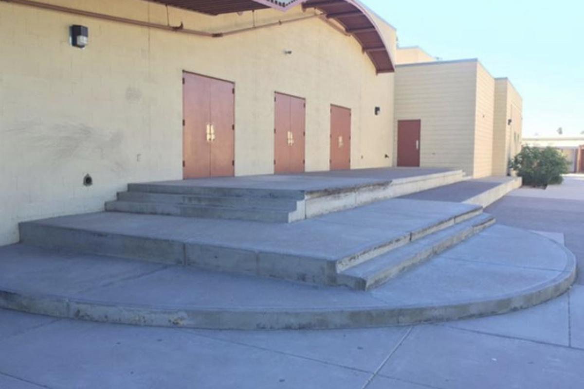 Image for skate spot Tillman Middle School Manny Pad / Ledges