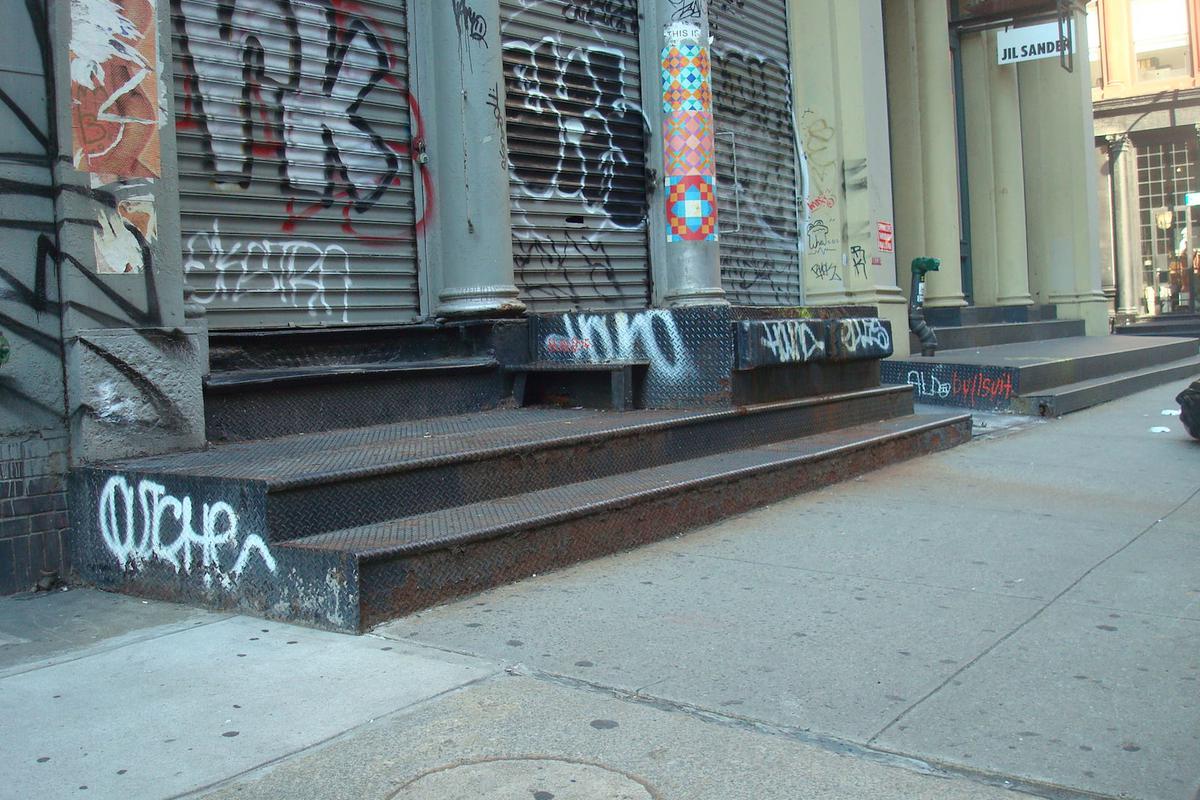 Image for skate spot Platform Ledge