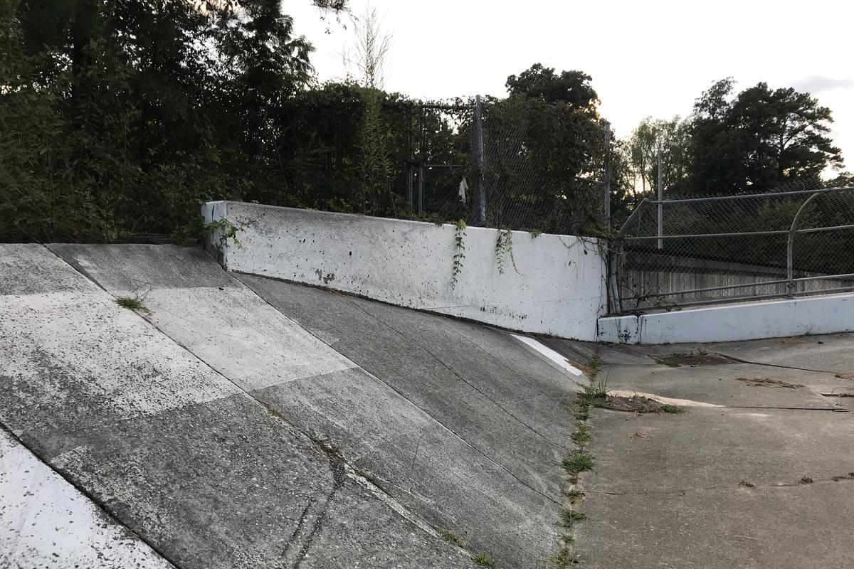 Image for skate spot Lenox Mall Bank To Ledge