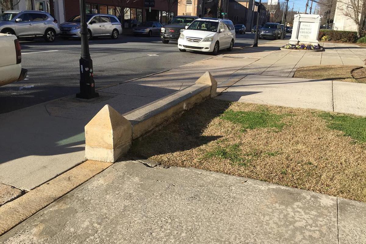 Image for skate spot Ledge over grass gap