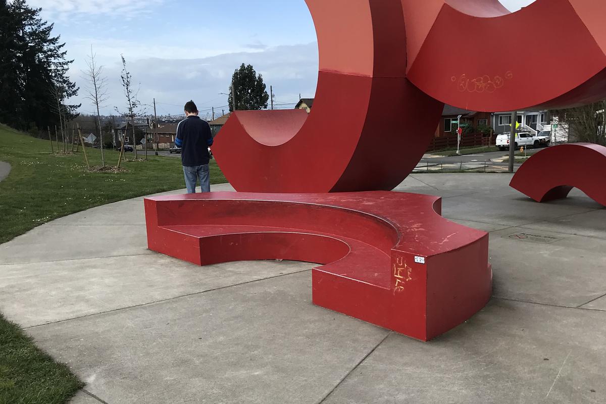 Image for skate spot Jefferson Park Curved Ledge