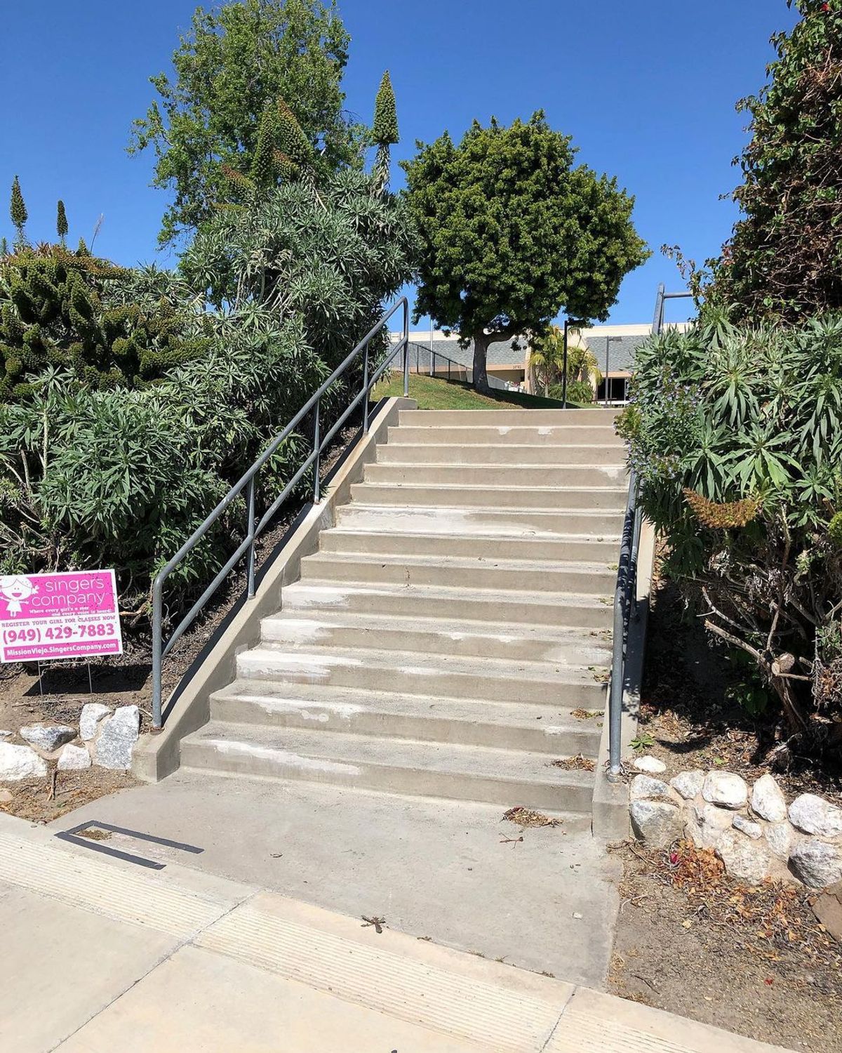 Image for skate spot Viejo Elementary School 13 Stair Rail