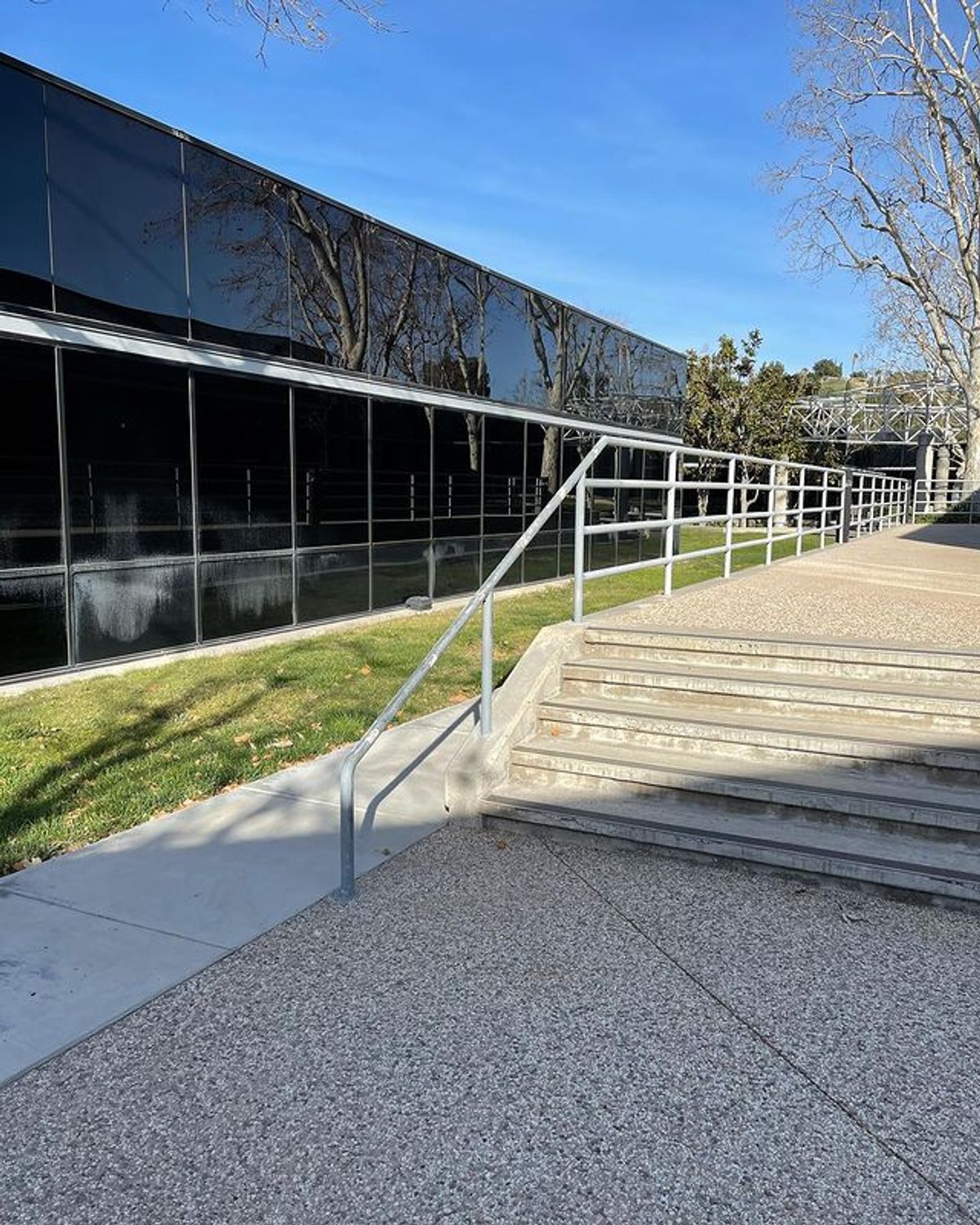 Image for skate spot Warner Center 5 Stair Rail