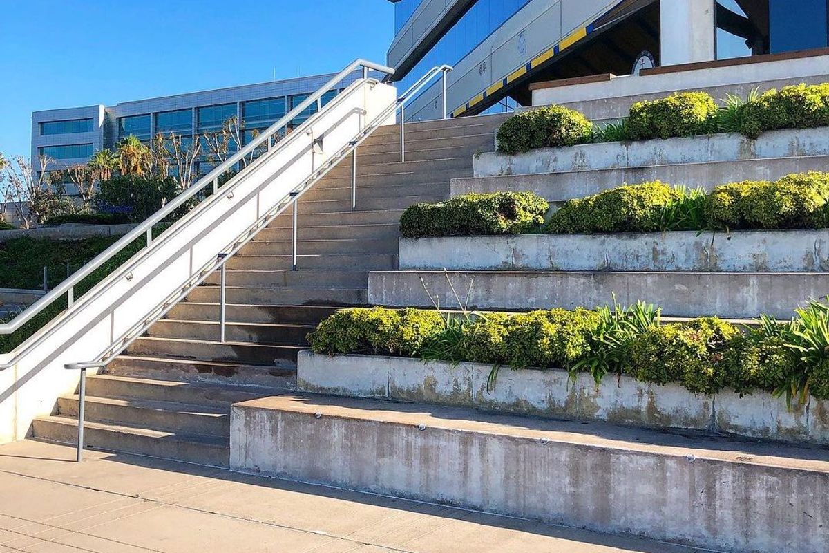 Image for skate spot Blue American Bistro 21 Stair