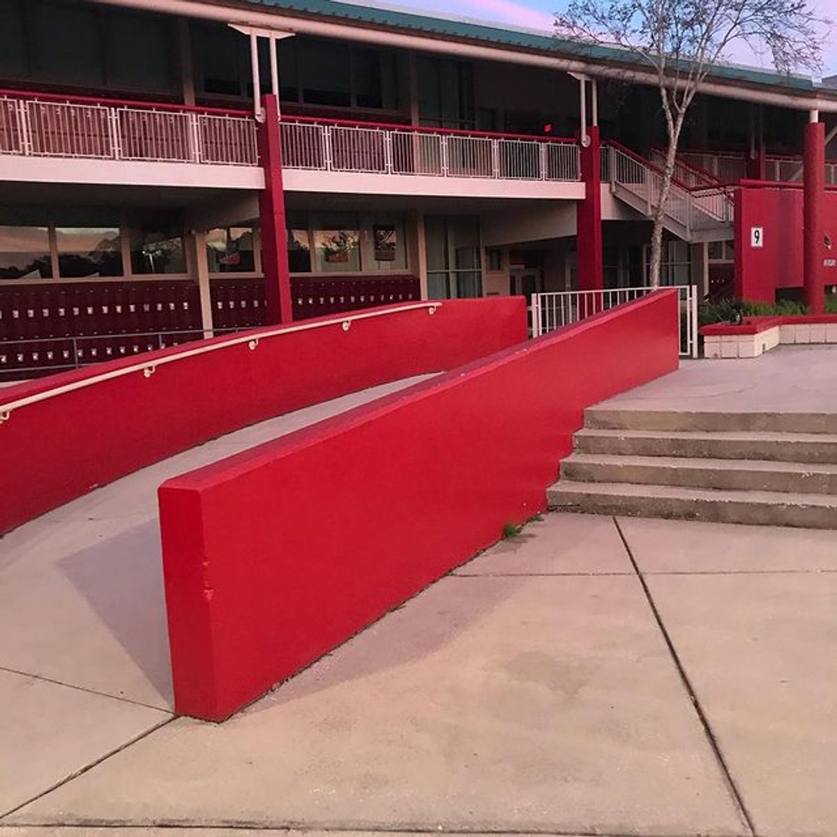 Image for skate spot Dunedin High School - 4 Stair Hubba / Out Ledge