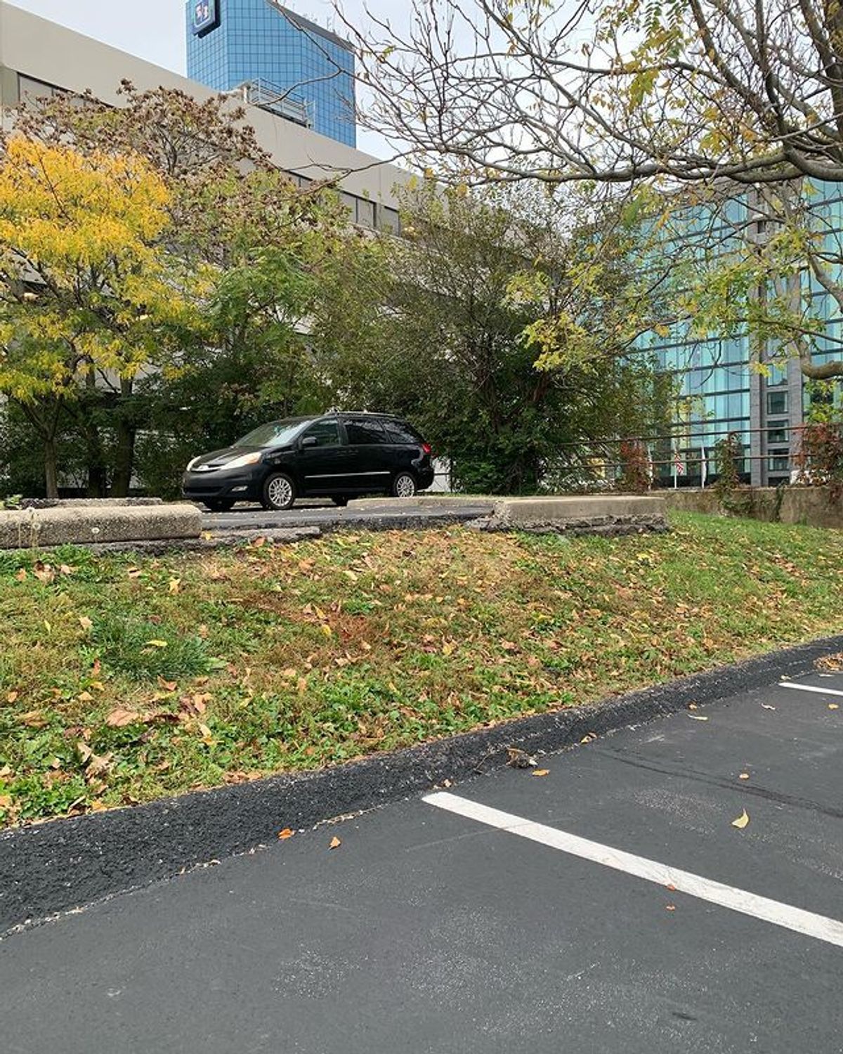 Image for skate spot High St Parking Lot Gap